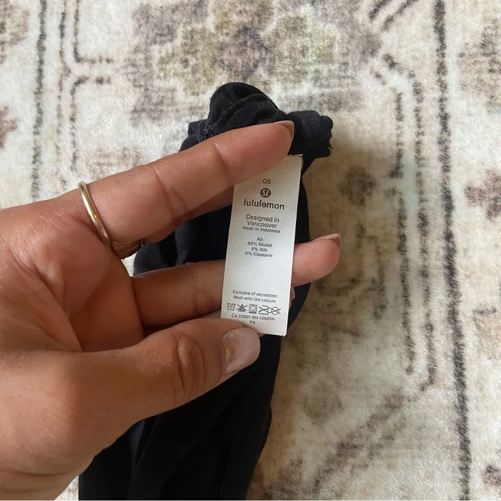 Lululemon  Athletica Black Headband - Image 2