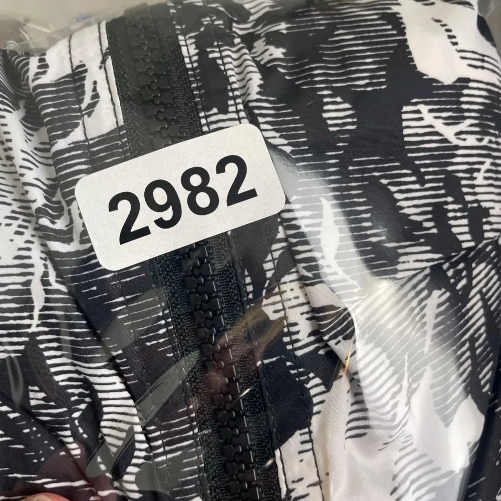 Ivy Park Womans S Black and White Floral Long Sleeve Hooded Windbreaker Pullover - Image 10