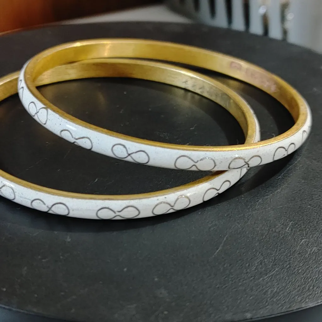 Robert Kuo Infinity Thin Cloisonné Bangle Bracelet Vintage White Gold Bow Motif Size 8 - Image 4