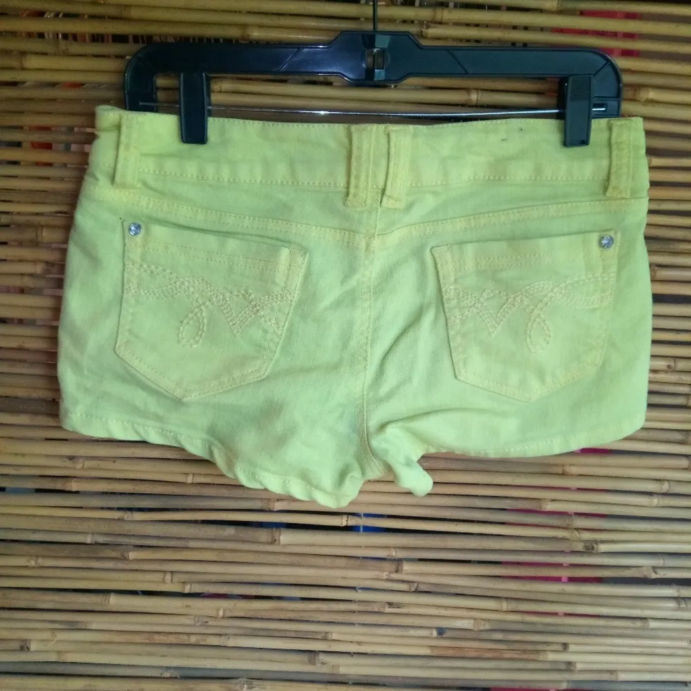 TRUCE Lemon Lime Short Jean Shorts 9 Yellow Size undefined - Image 4