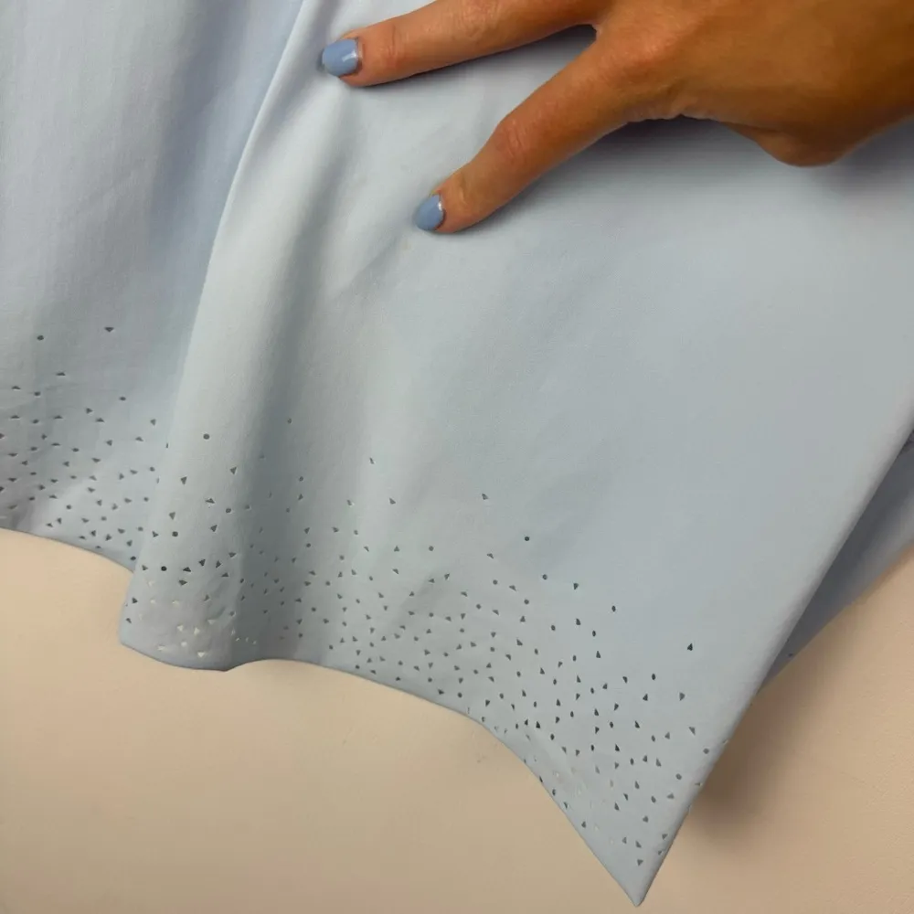 Lululemon Quick Pace Short Sleeve Tee Top Sz 6 Baby Blue Crossover Back - Image 16