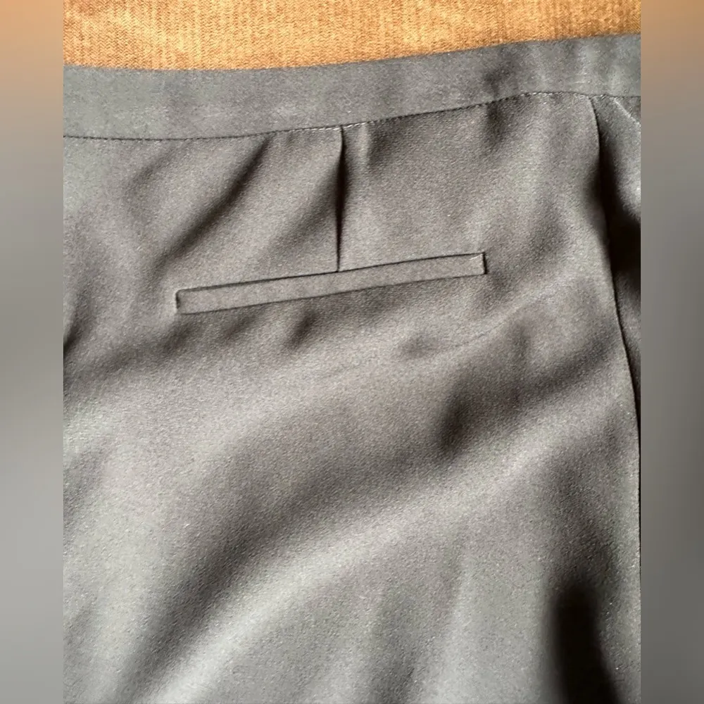 Tahari Black Mid Rise Wide Leg Dress Pants Sz 8. With Pockets. - Image 8