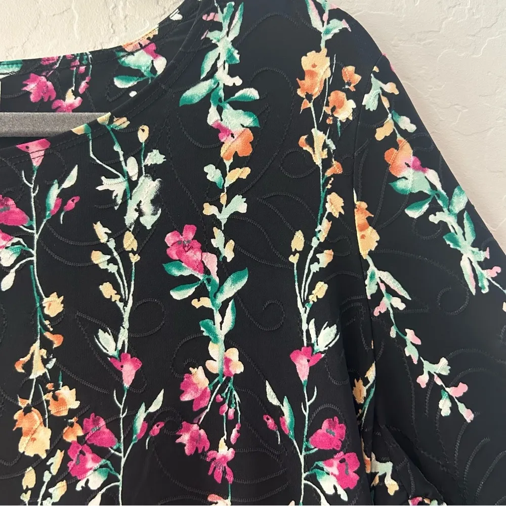 JM Collection bundle of three women's blouses in cream, black and blue large - Image 10