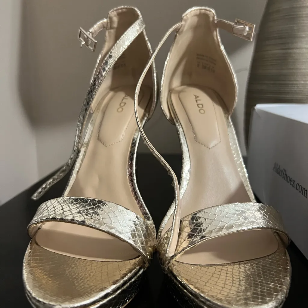 Aldo Gold Pattern Platform Madalene Strappy Sandals, Size 8 - LIKE NEW w. Box - Image 3