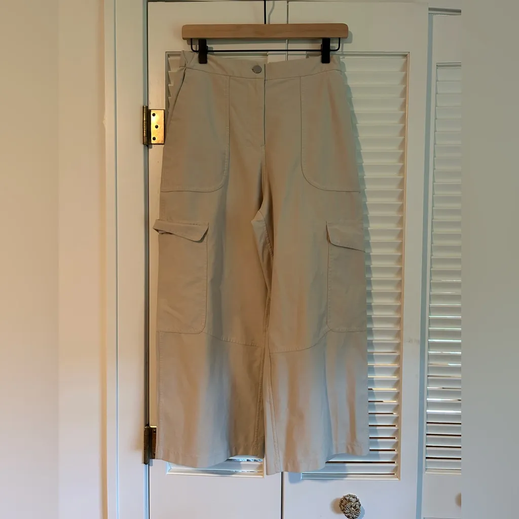Lululemon Light Utilitech Cargo High-Rise Crop Tan Women's Size 28 Pockets - Image 2