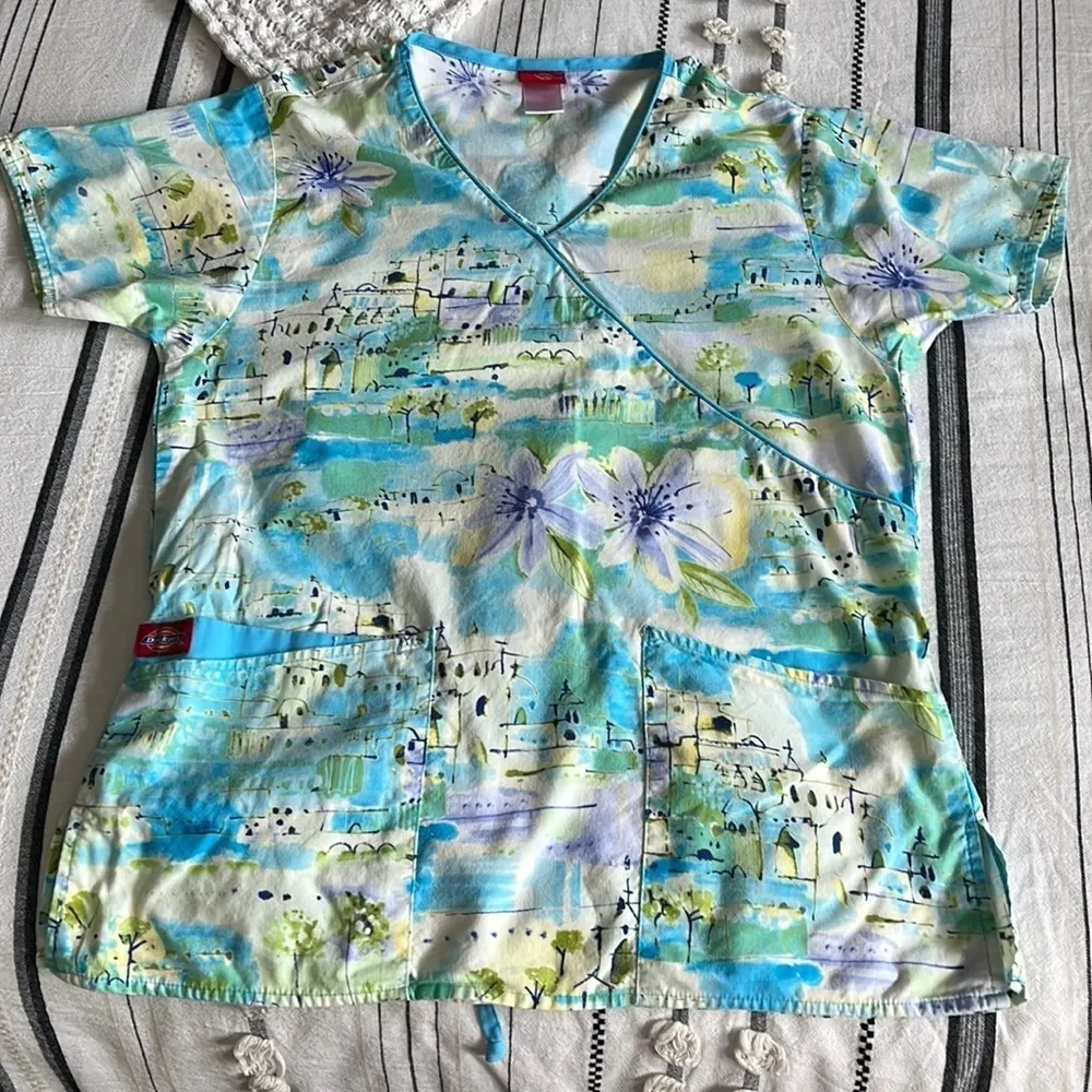 Dickies • floral hibiscus beach tropical vacation scrub top - Image 7