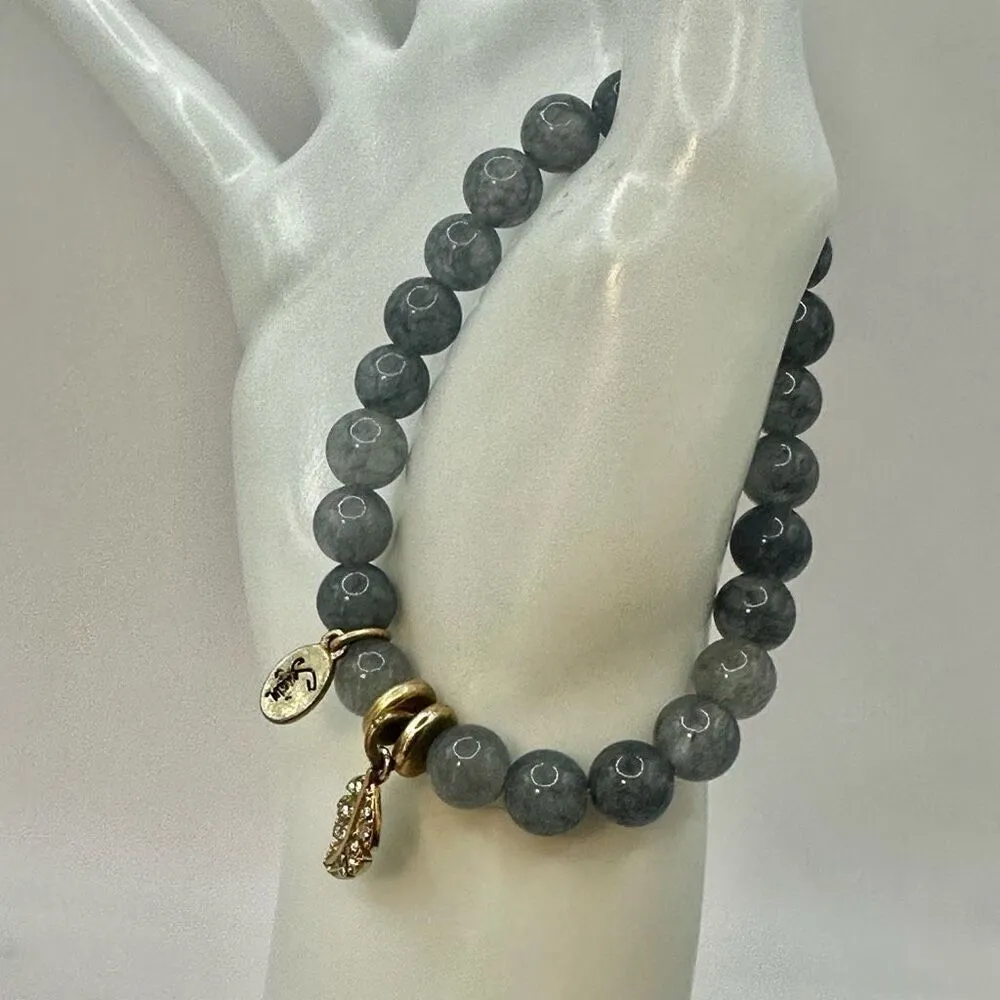 Sequin grey quartz stretchy bracelet with leaf charm Gray - Image 4