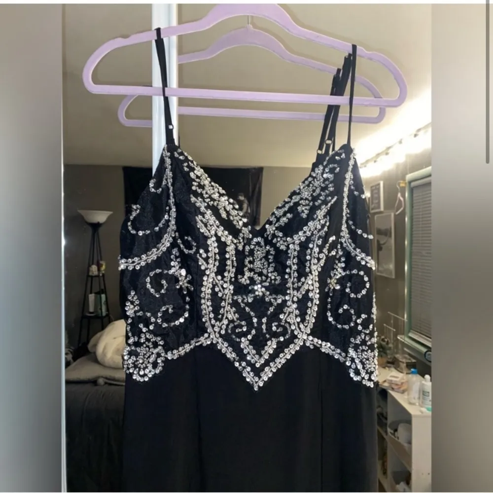 Embellished Spaghetti Strap Sweetheart Neckline Prom Dress - Image 5