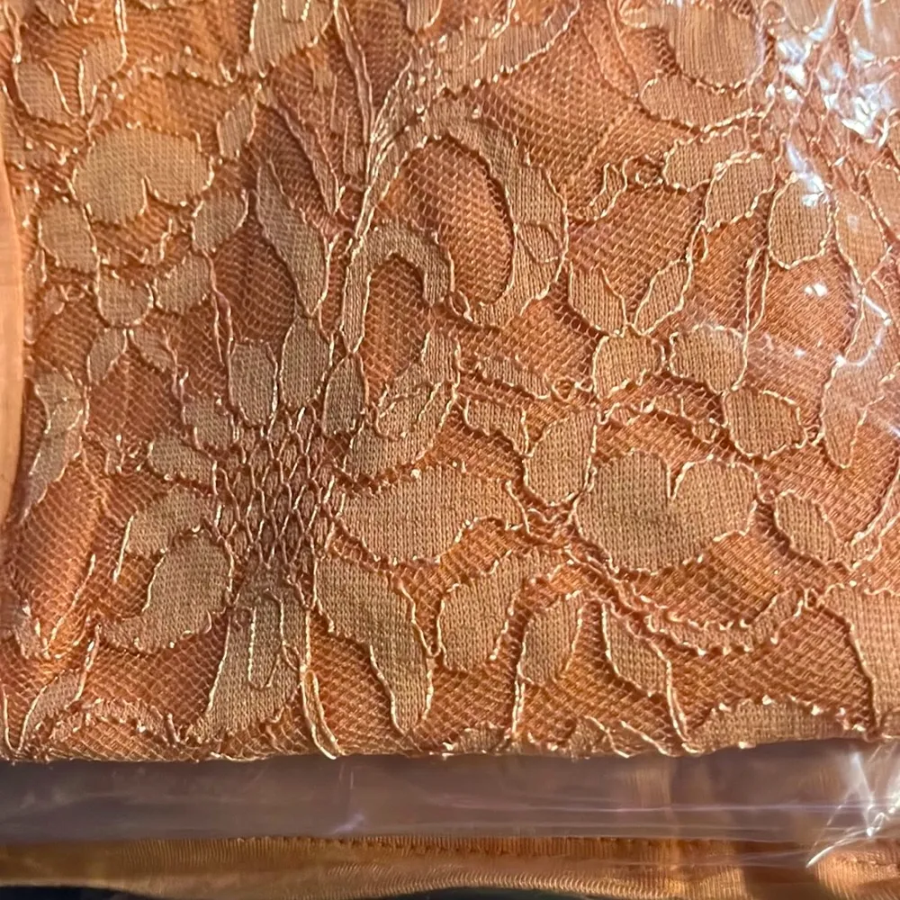 Super Soft V-Neck Ruffle Tee With Lace Detail - Image 4