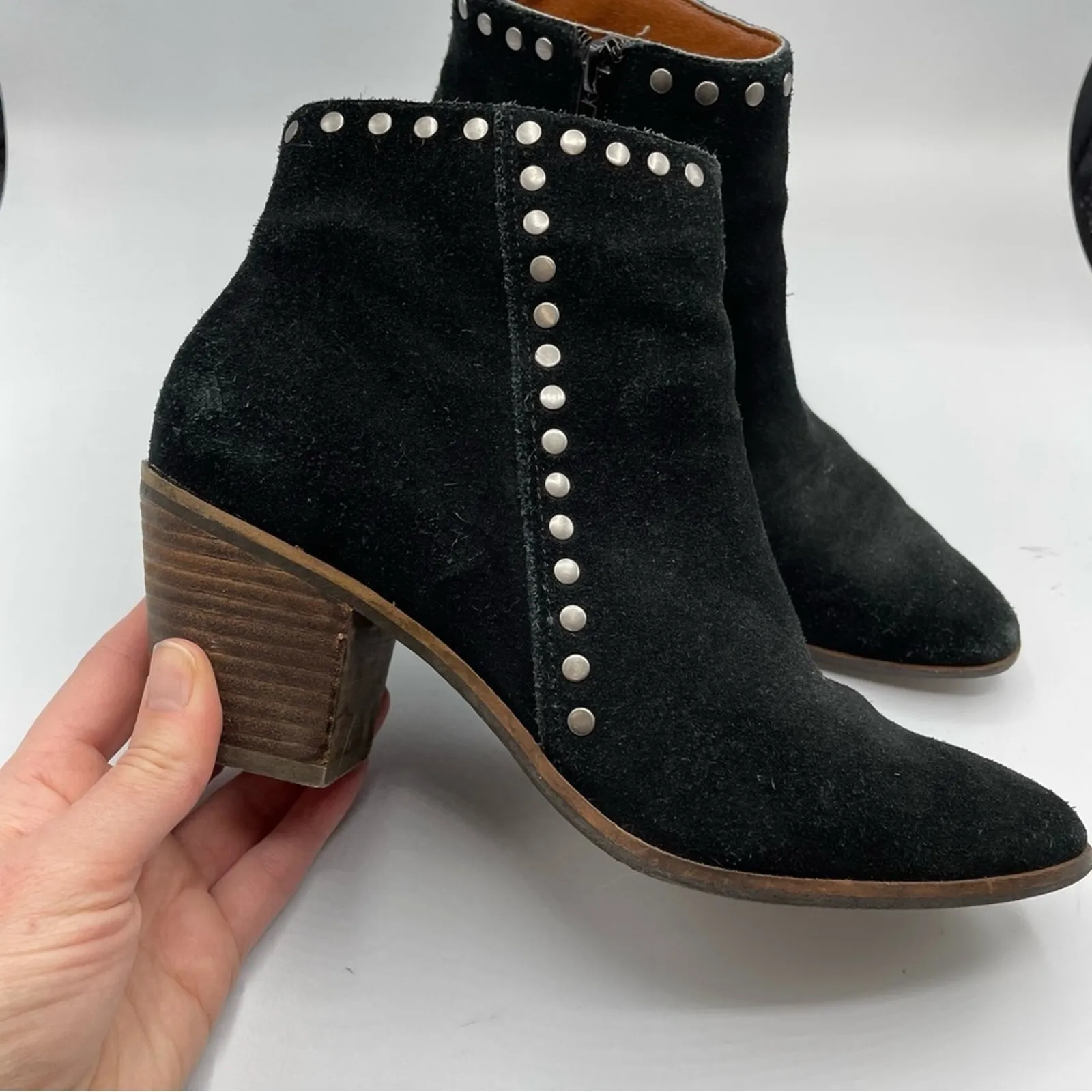Lucky Brand Black Suede Studded Ankle Boots Stacked Heel Booties Womens 7 Fall - Image 2