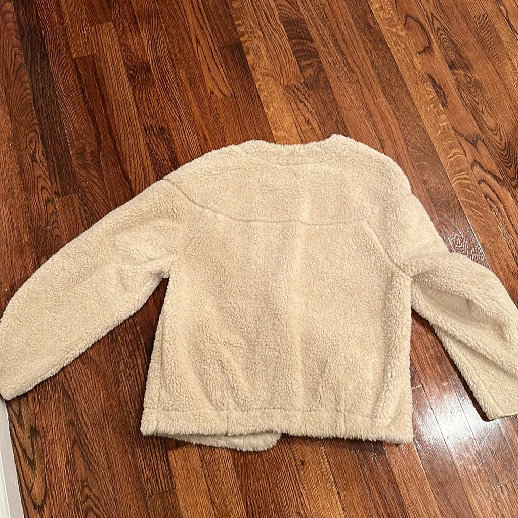 J.O.A jacket Sherpa like size medium - Image 8