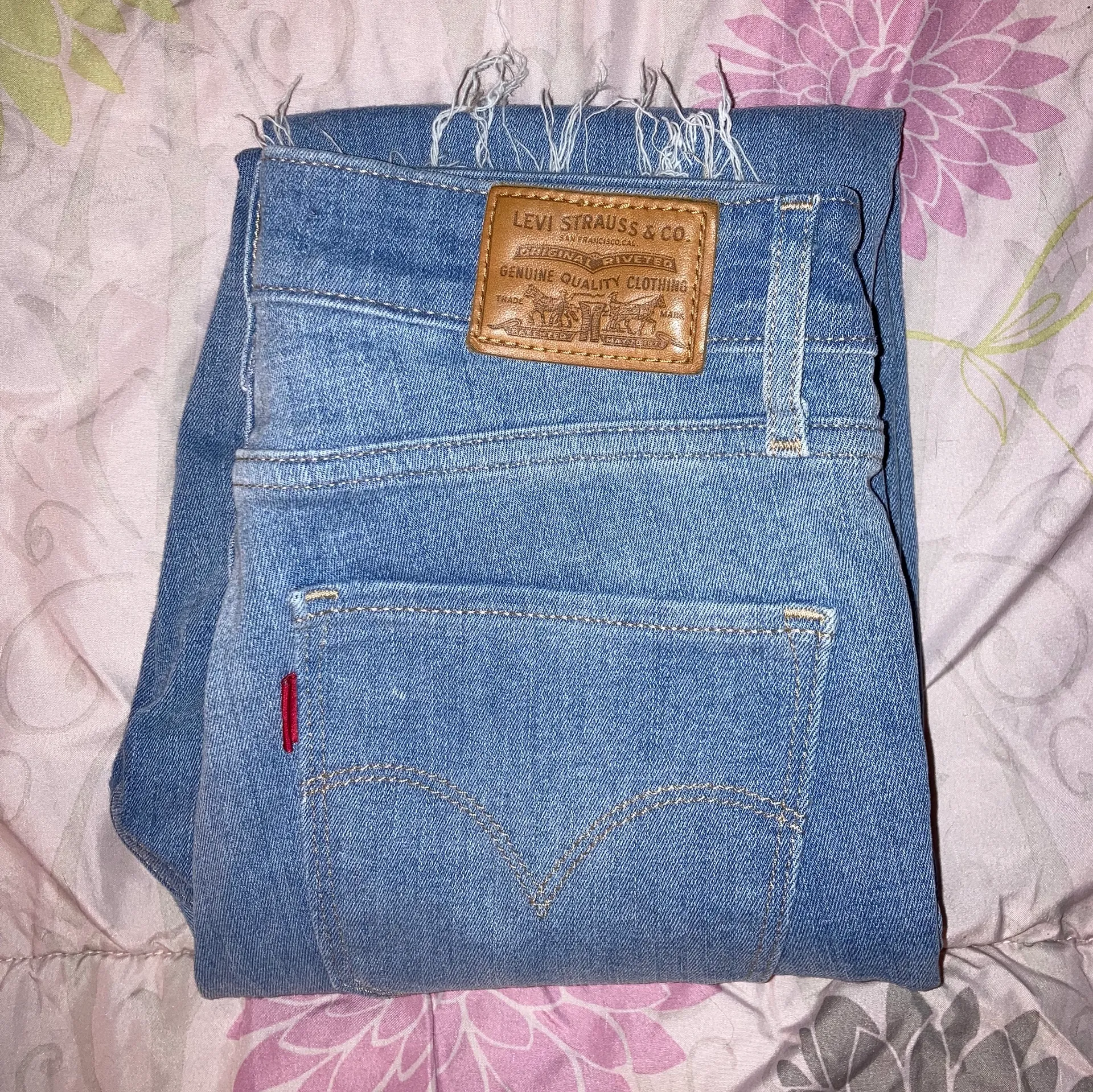Levis Premium 721 High Rise Vintage Skinny Ankle Fray Mom/ Boyfriend Patch Jeans Women Size 27 - Image 5