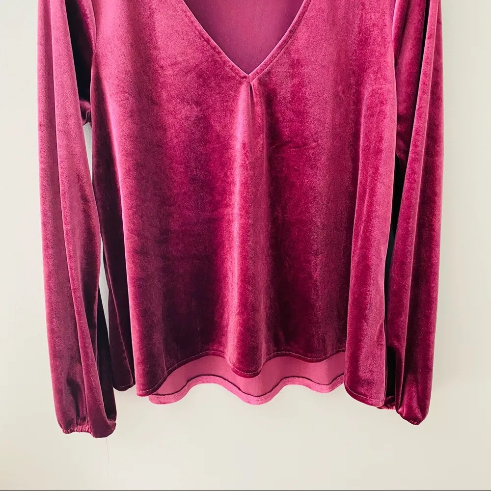 Altar'd State Long Sleeve Velvet Top Red Sz Small - Image 3