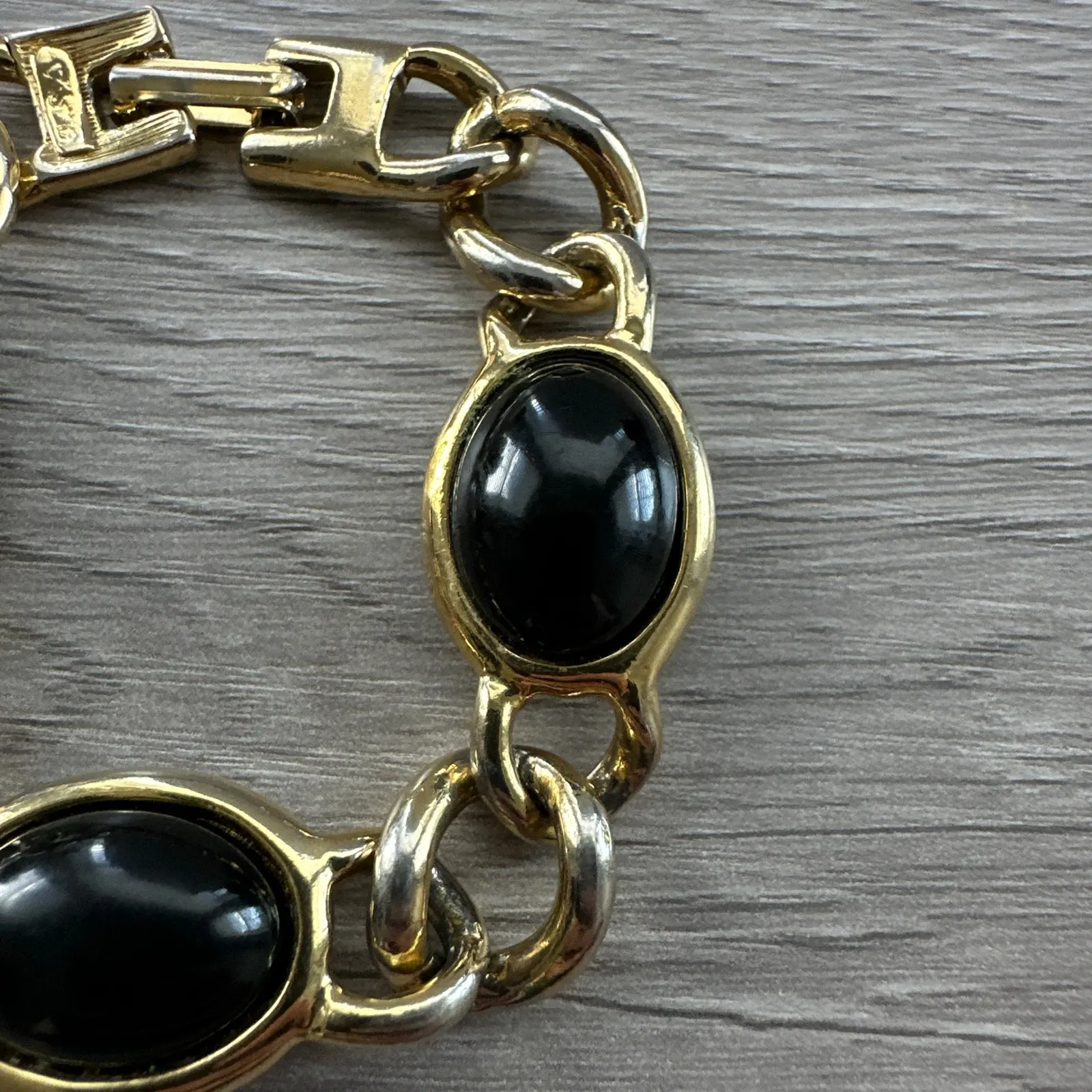 Gold Tone Link Bracelet Black Stones Rounded Ovals c 1950s Jewelry Cabochon - Image 3