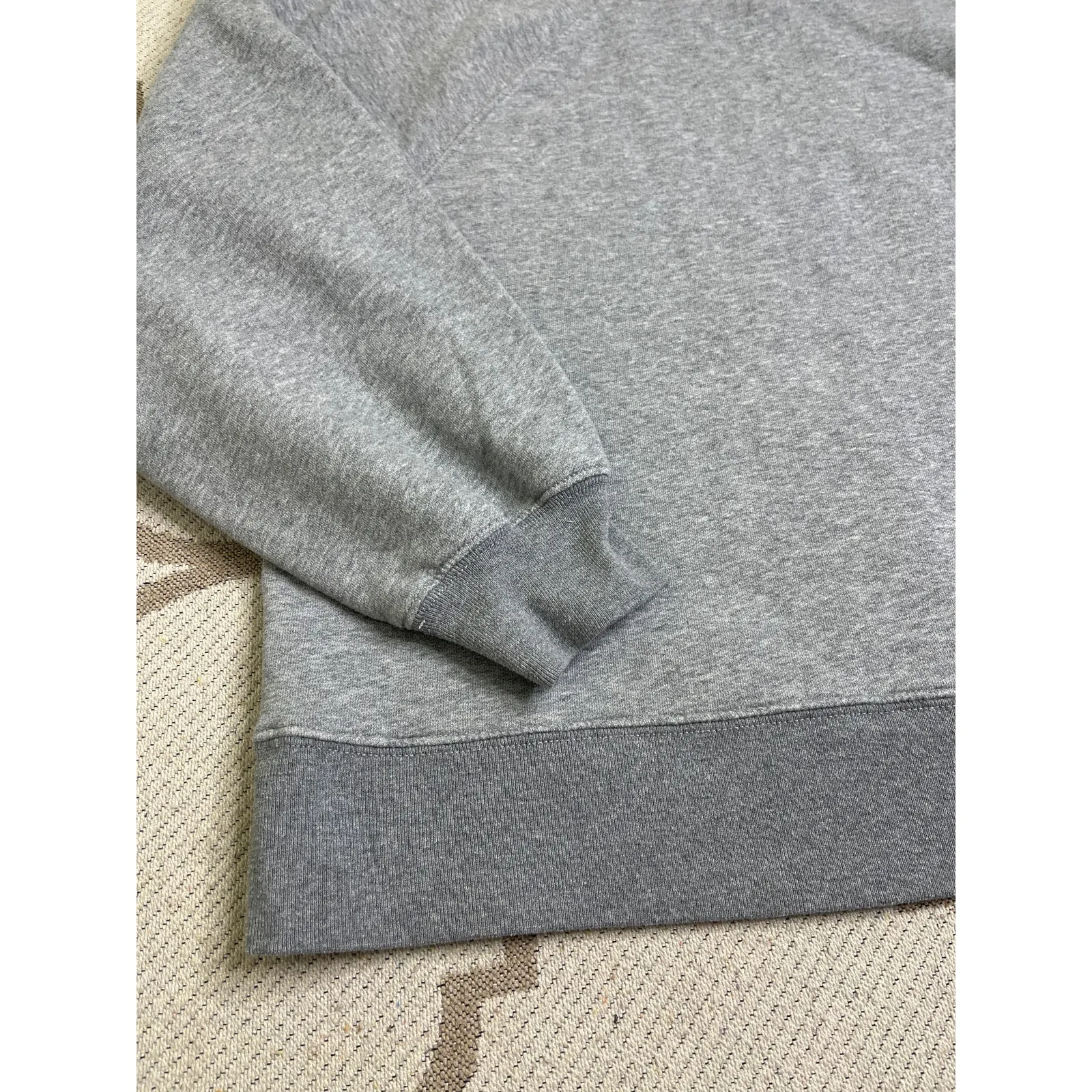 Abercrombie & Fitch soft A&F Essentials crewneck sweatshirt, size XL - Image 6