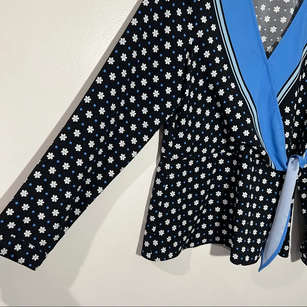 New 1901 Faux Wrap Mixed Print Daisies Top‎ Size Medium - Image 3