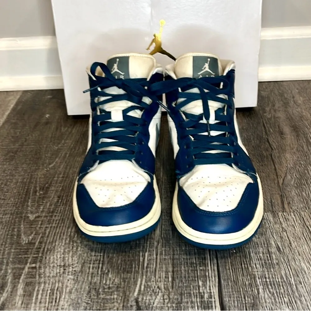 Women’s Nike Air Jordan 1 Mid Trainers
with original box 10.5 (retired style) - Image 11
