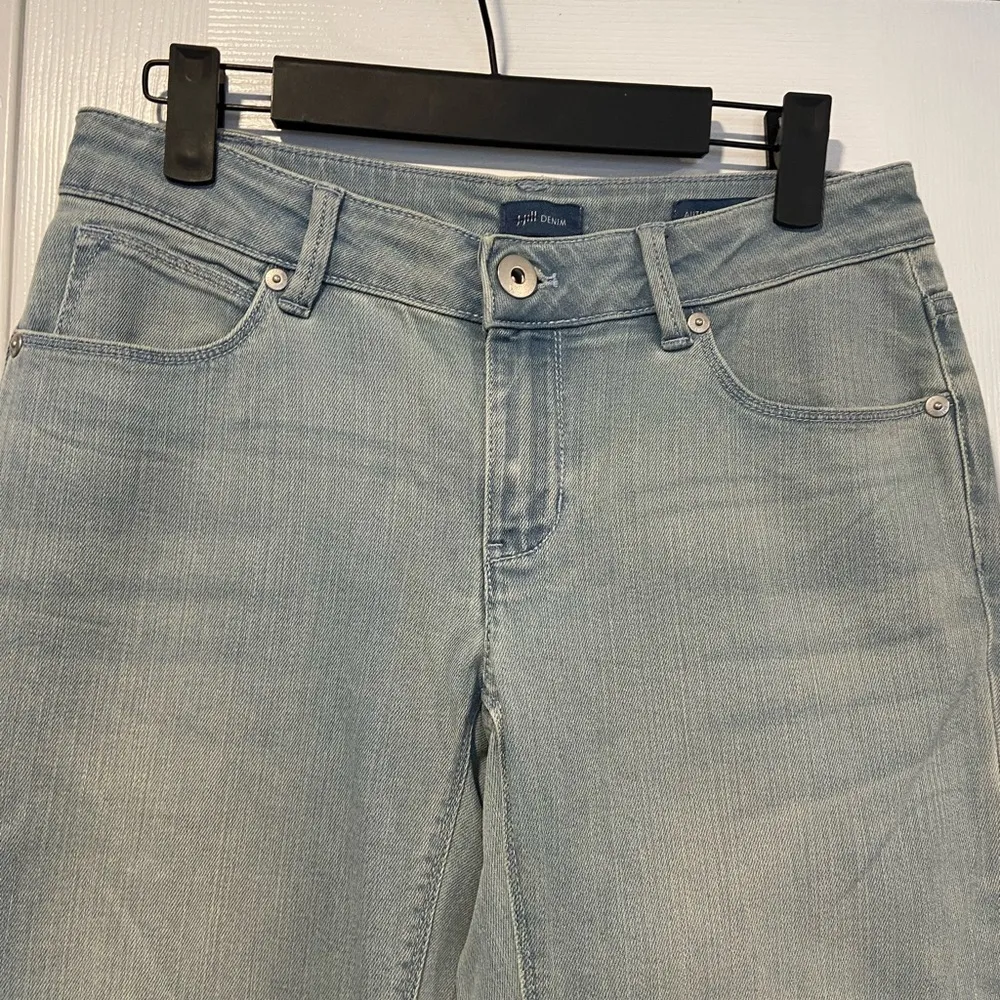 NWOT J. Jill Denim Size 2P Authentic Fit Light Wash Cuffed Cropped Stretch Jeans Blue - Image 2