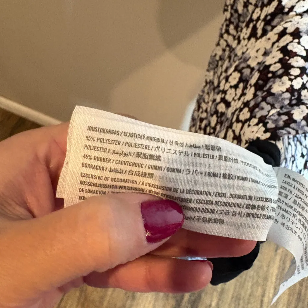 Abercrombie & Fitch ditsy floral smocked midi dress - Image 4