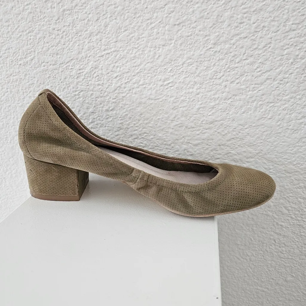 Jeffrey Campbell Bitsie Round Toe Block heel olive green suede shoes sz 7.5 - Image 6
