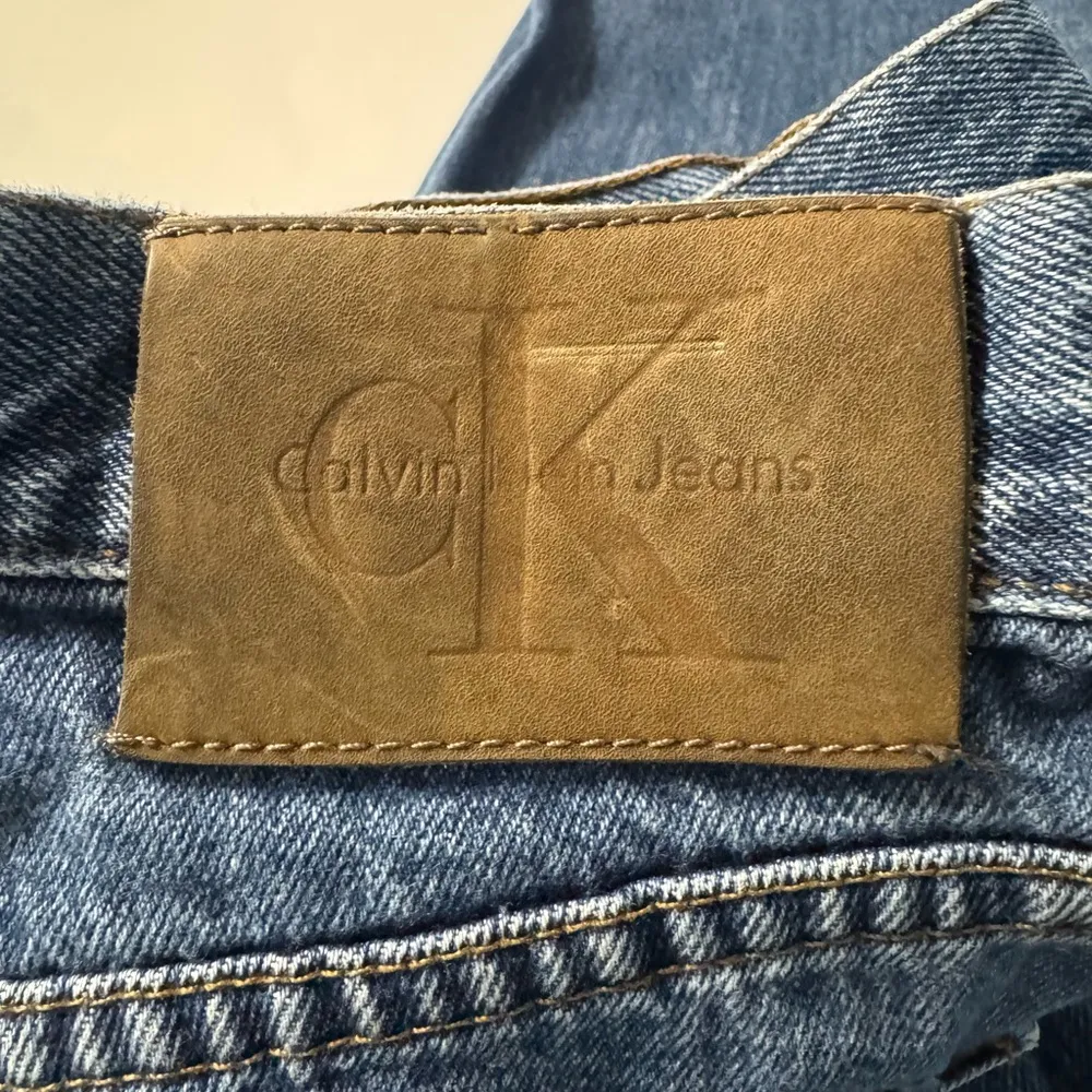 Women’s Calvin Klein Vintage 90s High Rise Easy Fit Jean Dark Sandblast Size 10 - Image 9