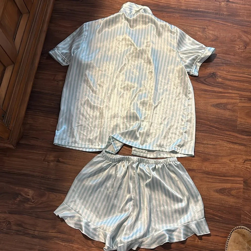 Striped Satin Pajama Set in Mint and White Size L - Image 4