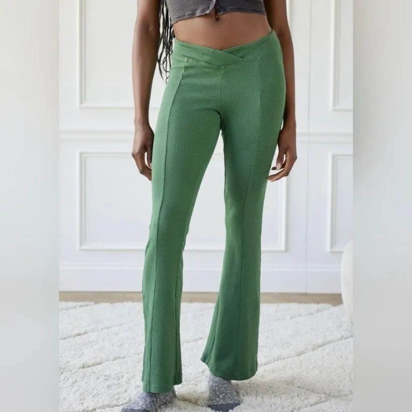 Urban Outfitters Out From Under Lola Green V Front Ribbed Flare Leg Pants Sz.S - Image 2