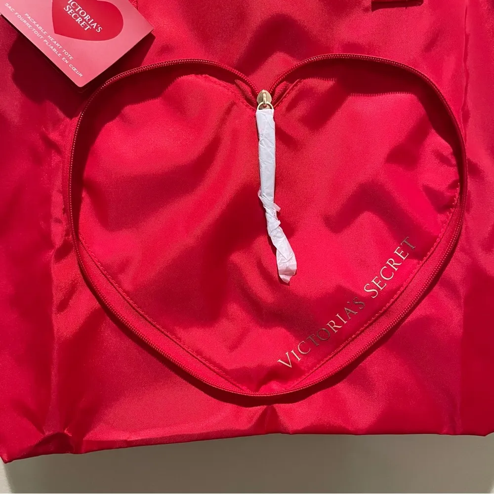 Victoria's Secret V-Day Red Heart Packable Travel Tote Bag NWT - Image 8