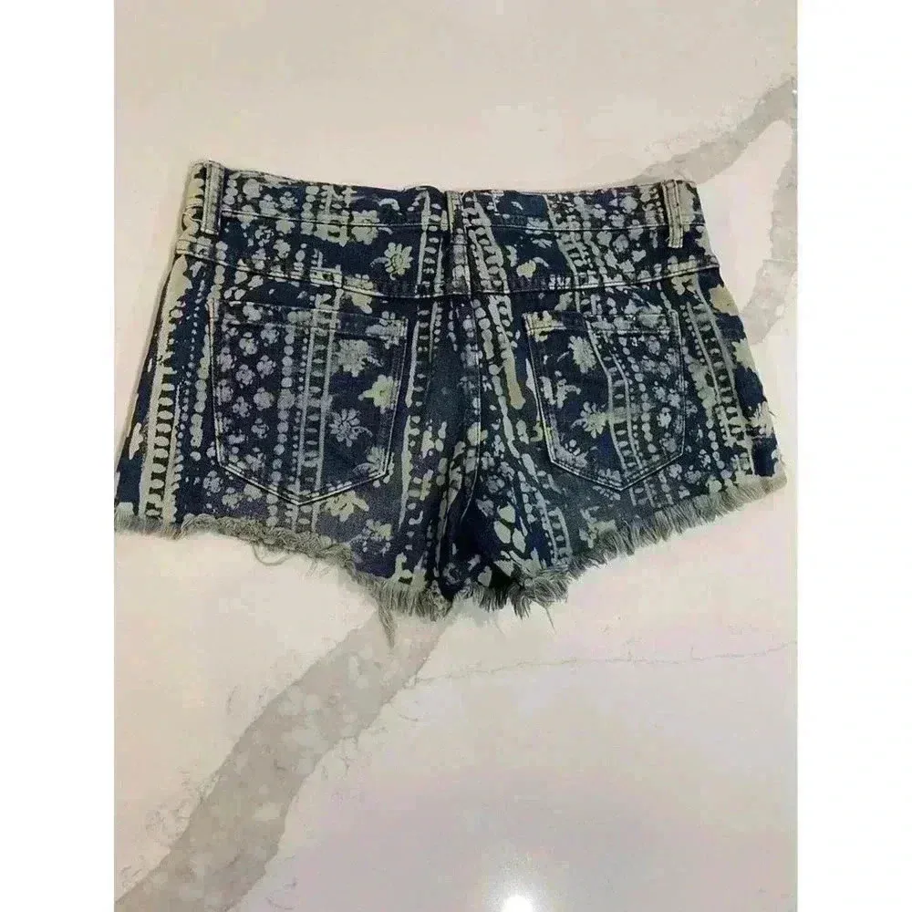 Women's Free People Ends Meet Printed Denim Cutoff Size 26 Mantra Bali Shorts - Image 5