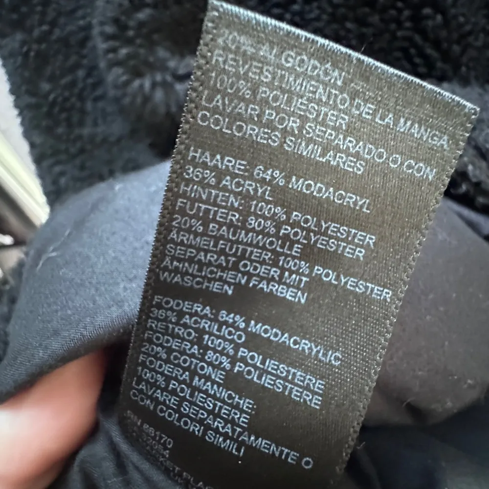 Urban outfitters black oversized teddy jacket size medium - Image 8