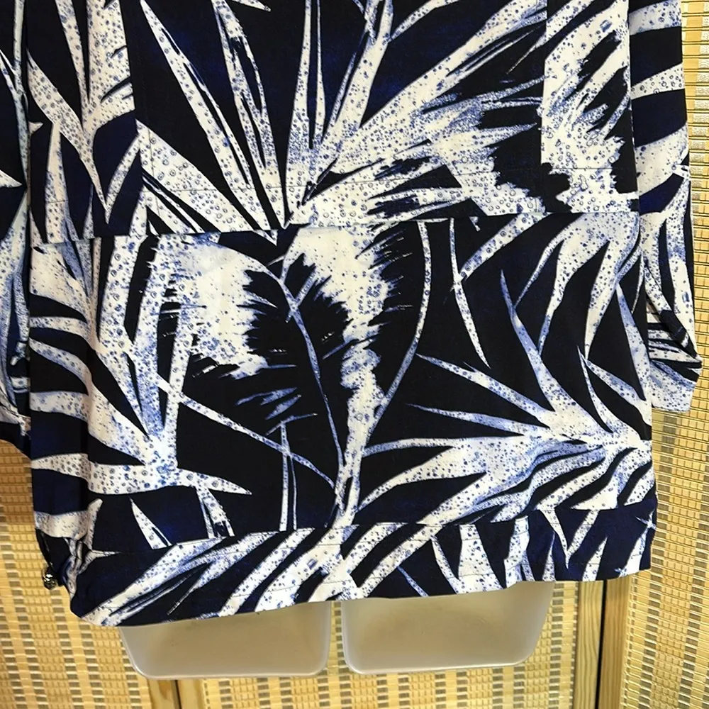 Chico's Zenergy Navy Blue White Zip Front Batik Palm Fern Print Jacket 2/Med - Image 14