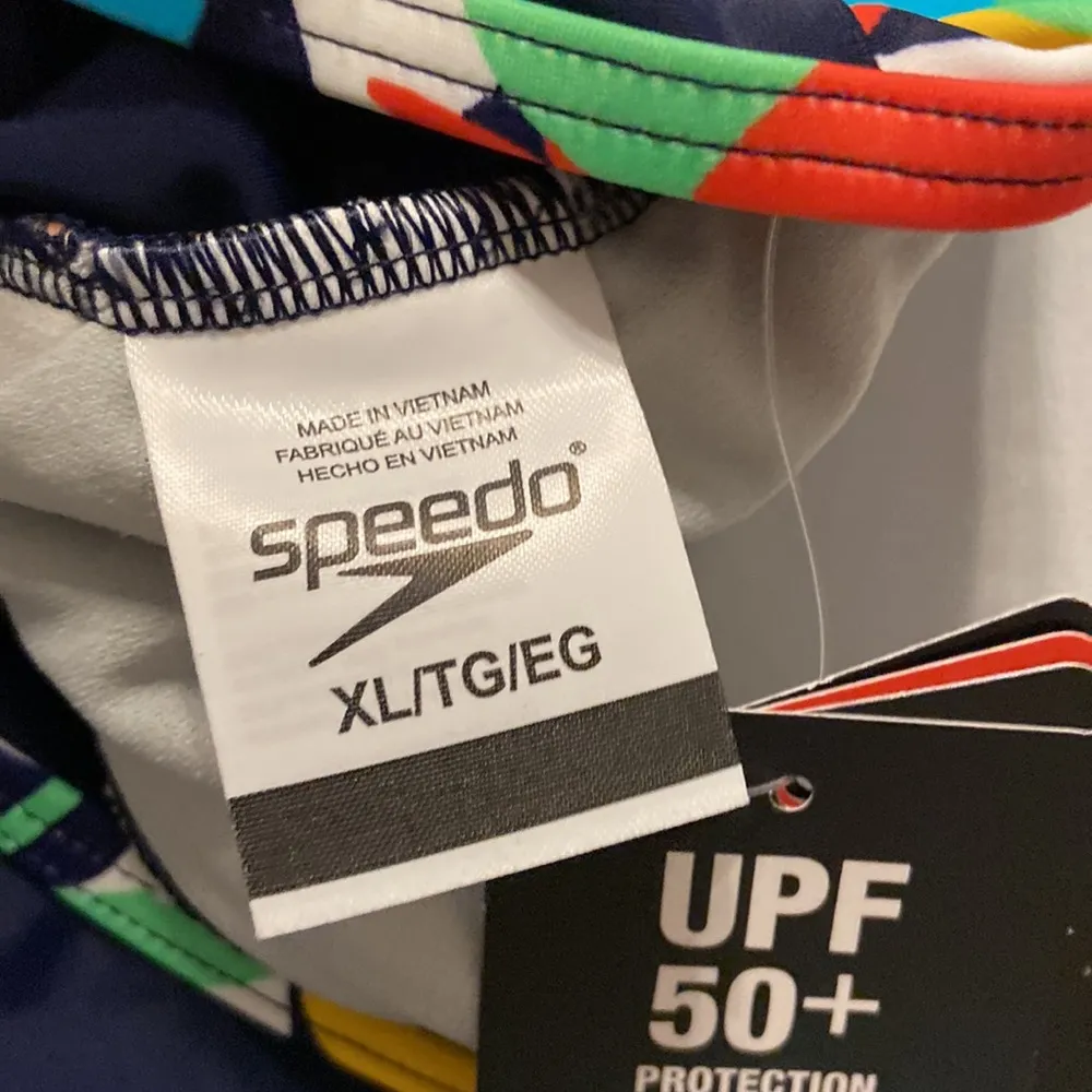 Speedo Brand New Swim Top size XL - Image 7