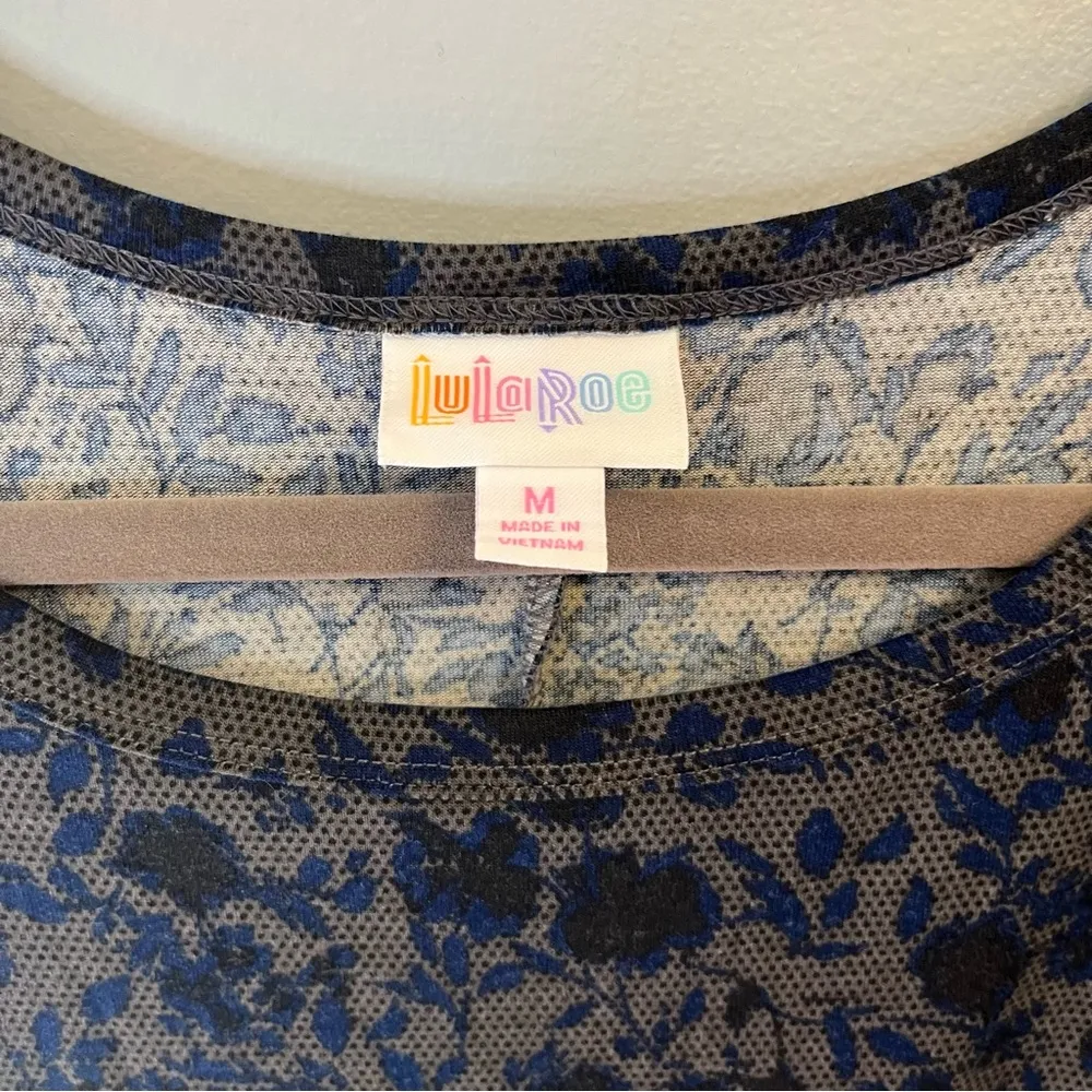 LuLaRoe Dress Blue & Gray Floral Carly High-Low T-Shirt Short Sleeve Dress M EUC - Image 3