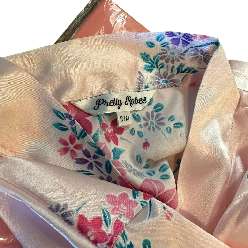 Boutique set of key chains that say Mr and Mrs and my wedding planner‎ and robe - Image 4