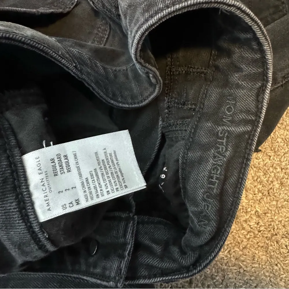 American Eagle Mom Straight Jeans Sz 2 Black Distressed - Image 10