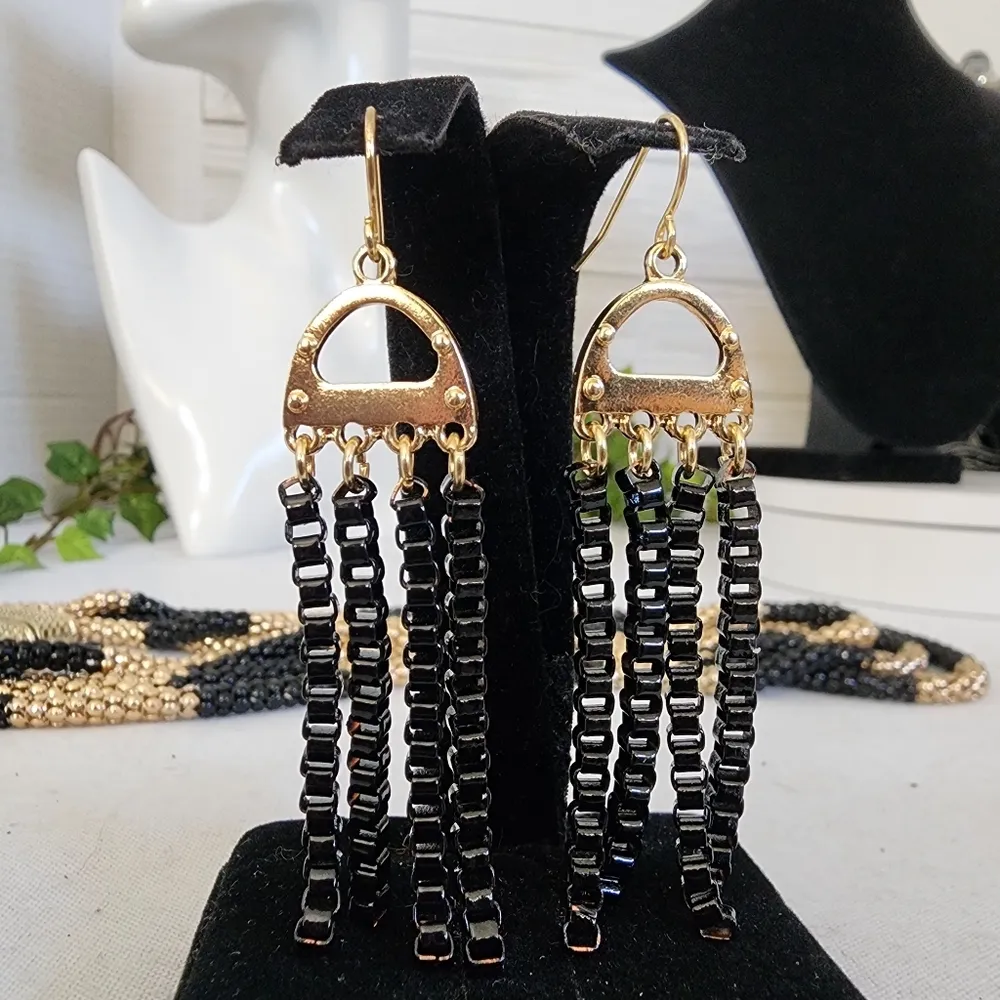 Black and Gold Multi Chain Mesh Necklace And Earrings Set - Image 7