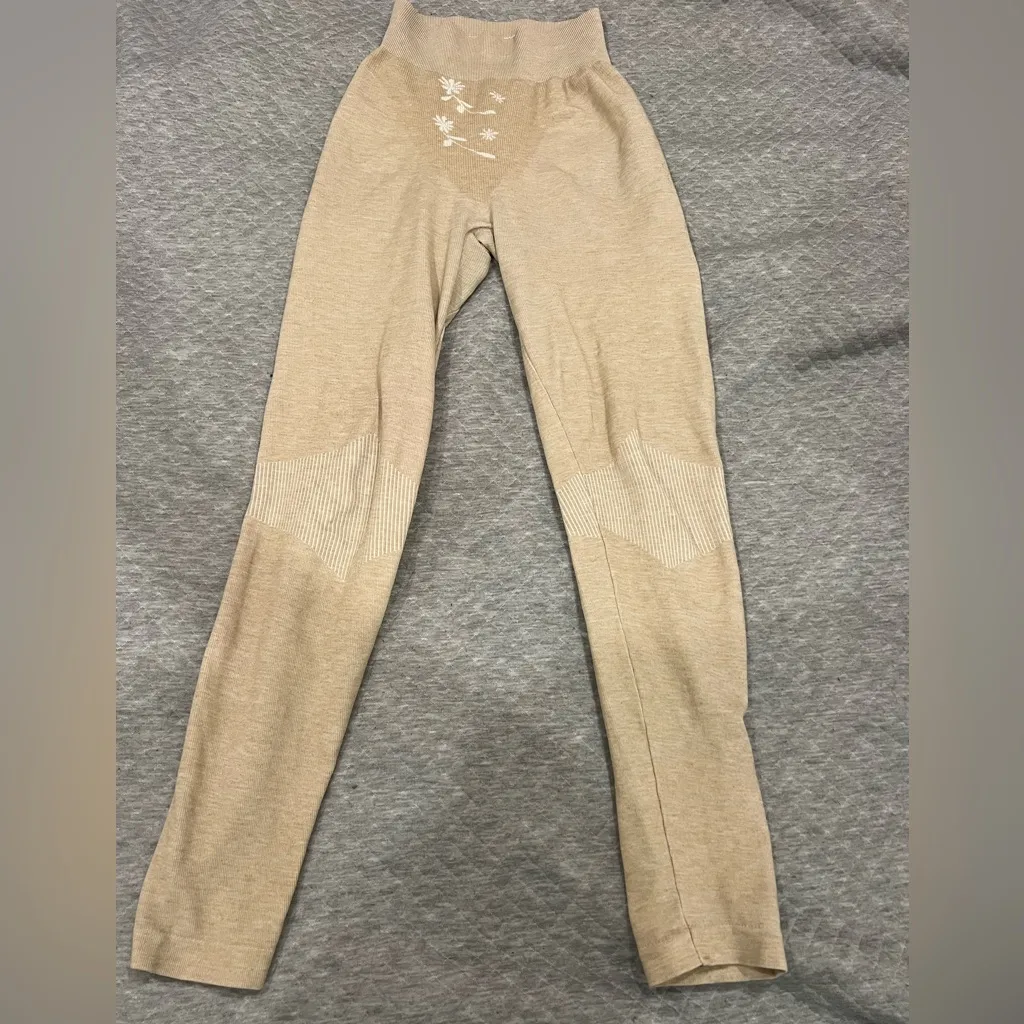 Women's Beige Floral Leggings Tan Size undefined - Image 2