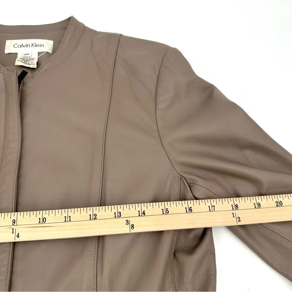 Leather Jacket XS Women’s Fitted Sleek Taupe Tan Neutral Zip-flaws - Image 11