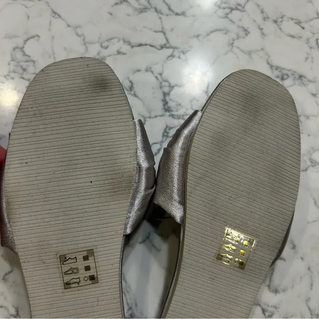 Draper James Silver Bow Slid Slip On Sandals Size Small - Image 5