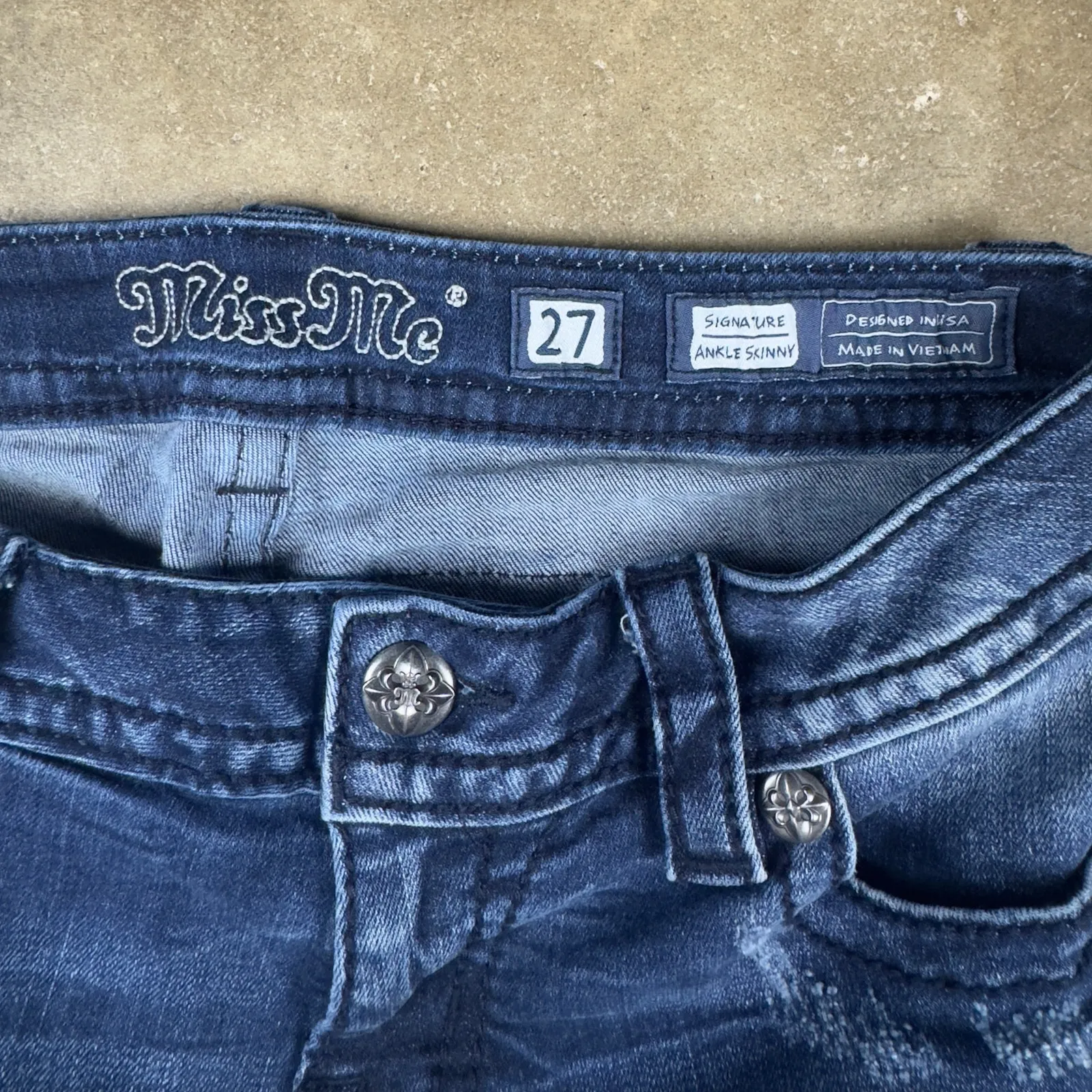 Miss Me Signature Ankle‎ Skinny Jeans Women’s 27 Blue Mid-Rise Embellished - Image 8