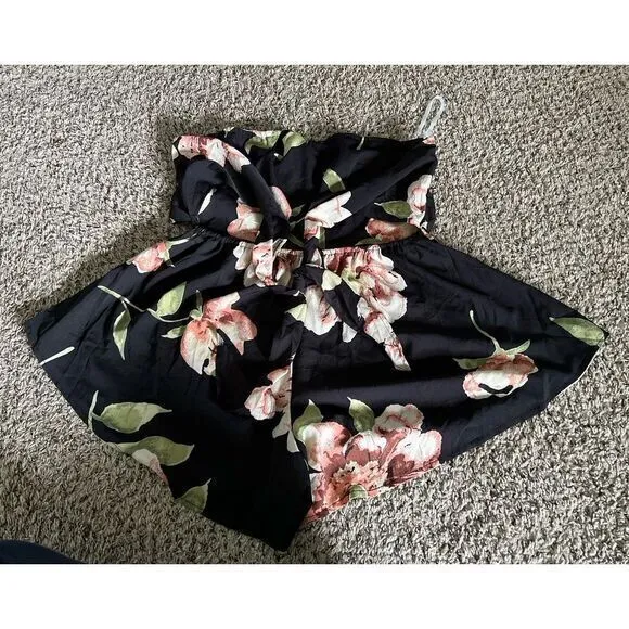 Strapless floral‎ romper size large Black - Image 4