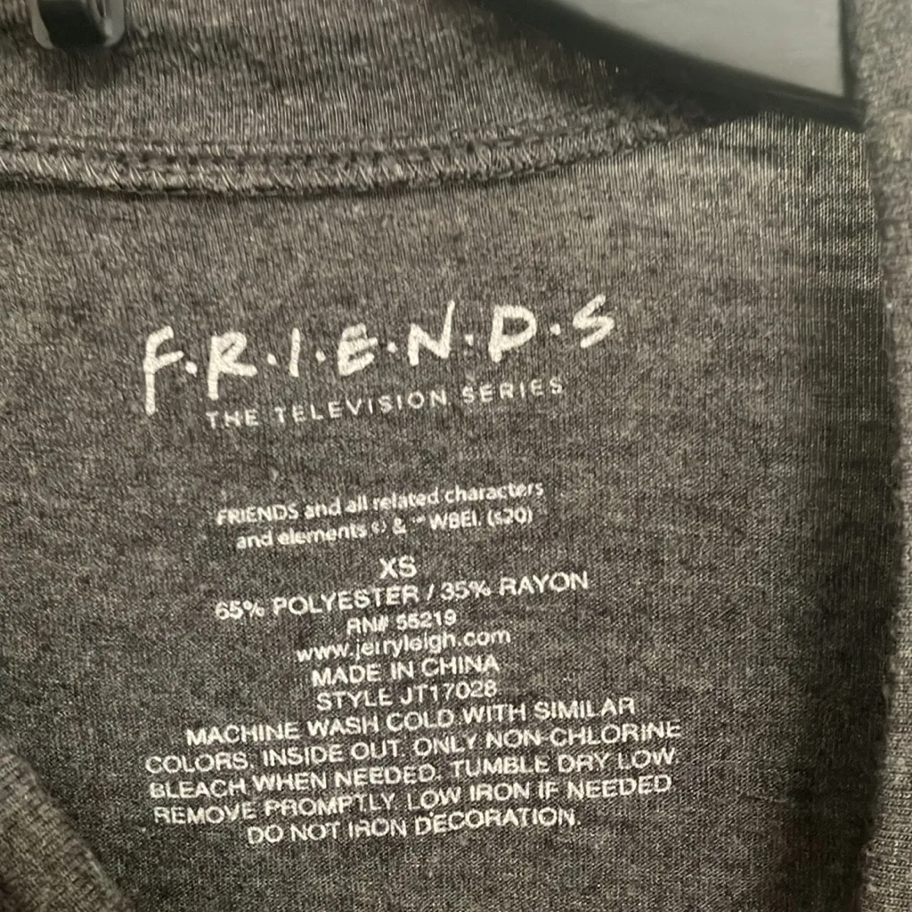 FINAL MARKDOWN Friends t shirt xs Gray - Image 3