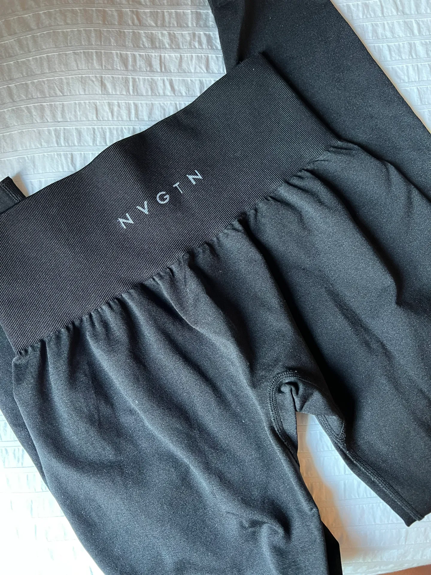 NVGTN Black Solid Seamless Leggings - Image 3