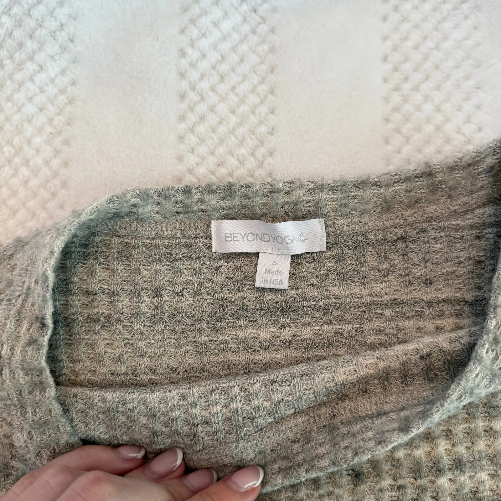 nwt beyond yoga henley long sleeve size Small - Image 2