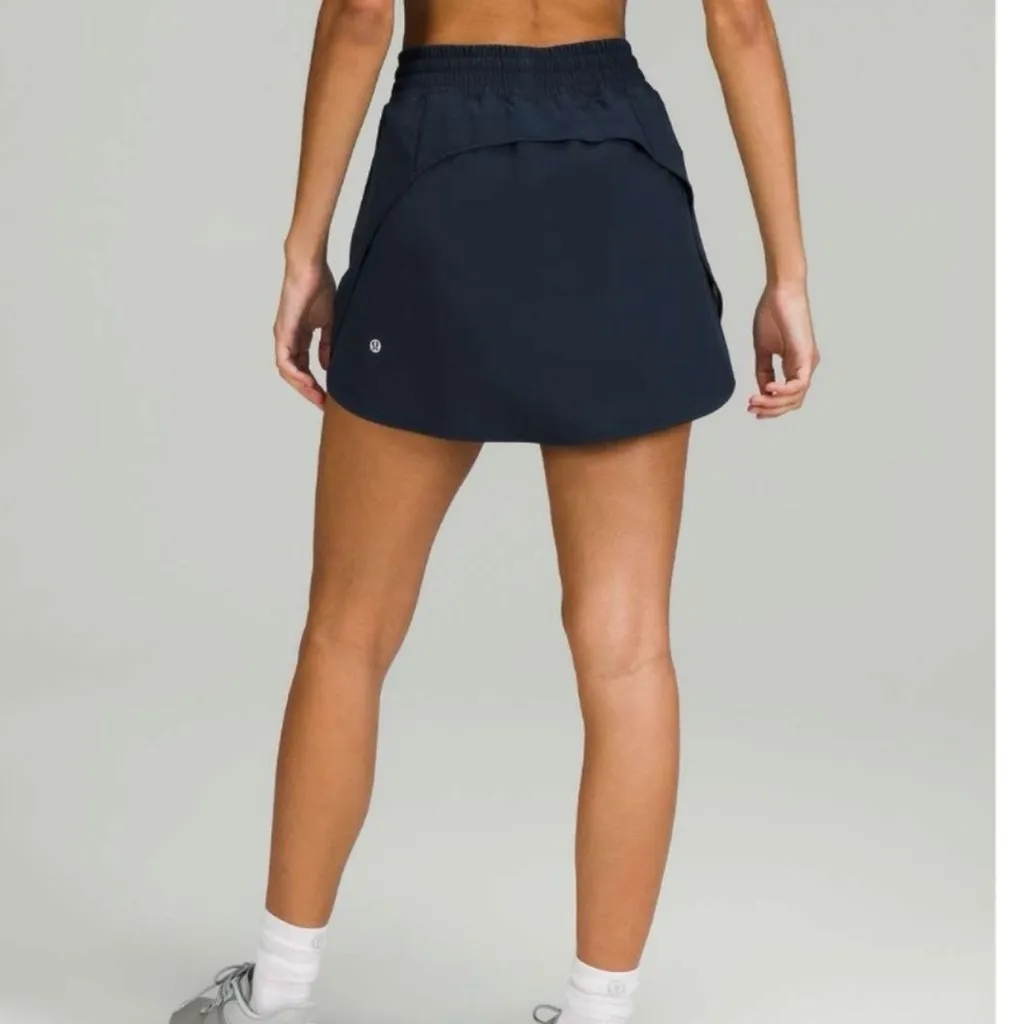 Lululemon Hotty Hot Hight Rise Skort-Size 6- Like New - Image 3