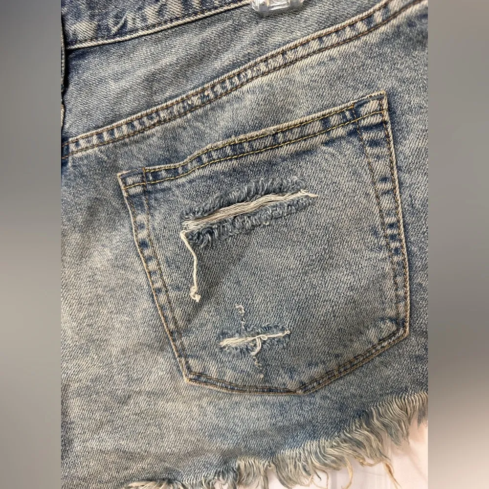 We The Free Distressed Denim Shorts Size 27 - Image 3