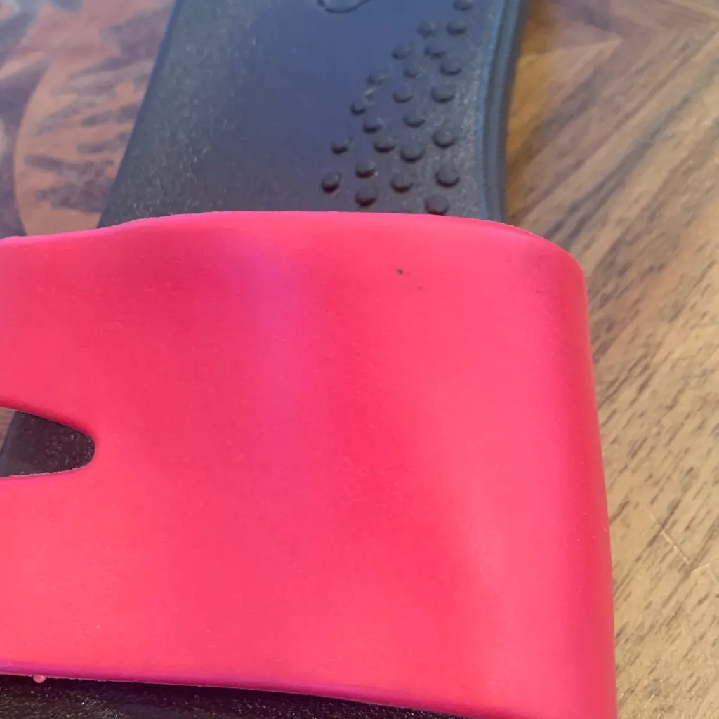 Okabashi Red and Brown Slides Plastic Sandals Women’s Small 5 or 6 Size undefined - Image 6