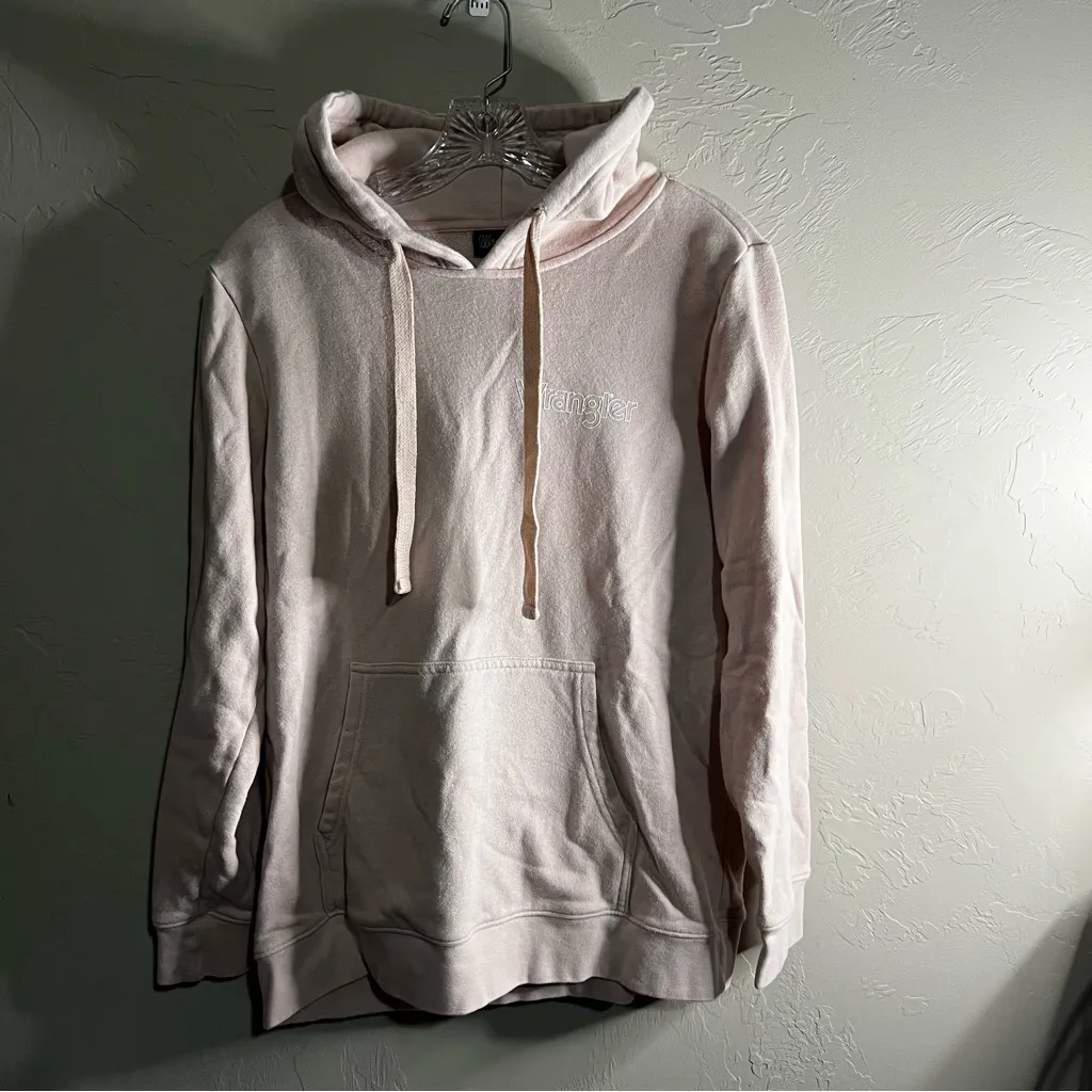 Wrangler Retro Soft Pink Spell-out Kangaroo Pocket Pullover Hoodie - Image 2