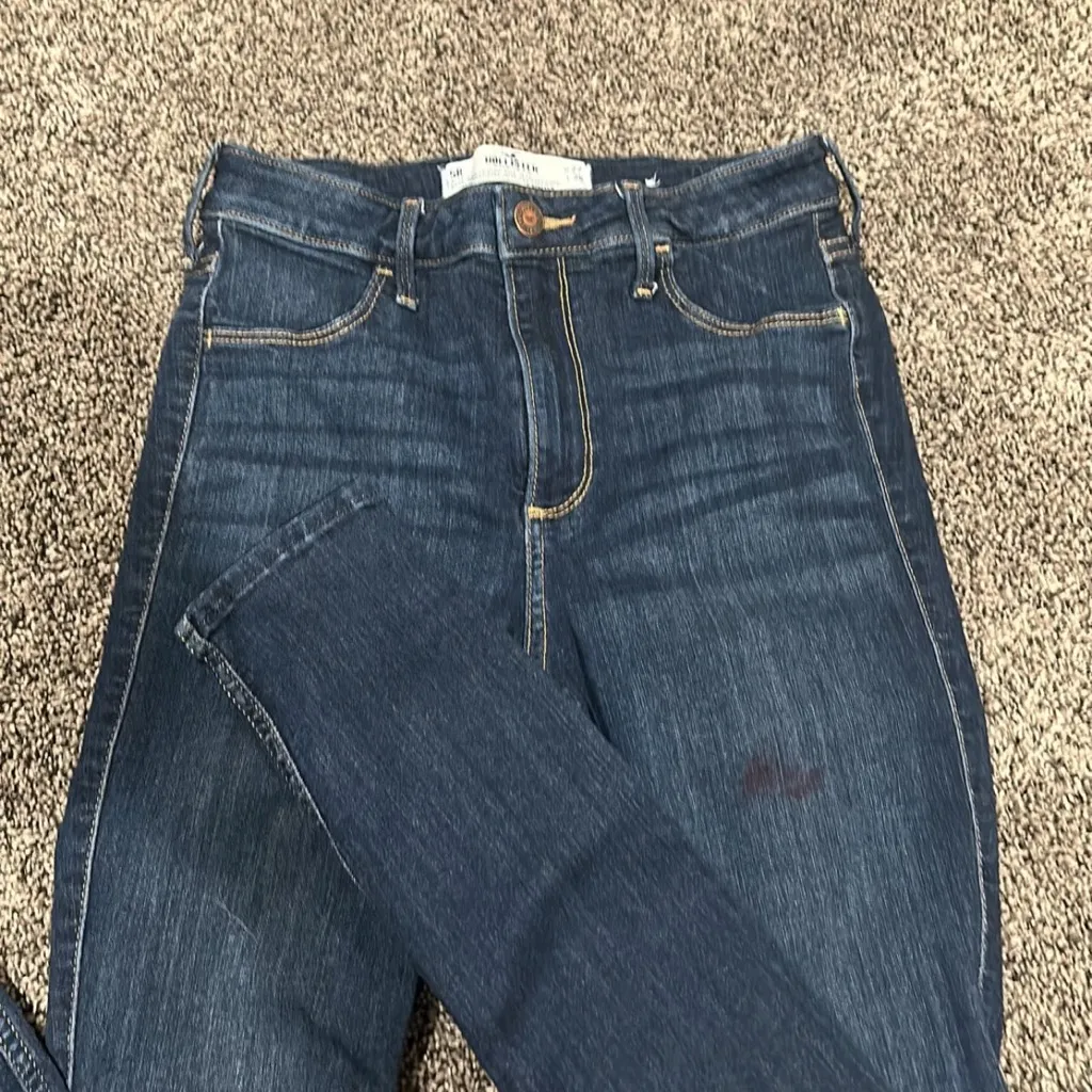 Hollister Navy High-Rise Jeans - Image 2