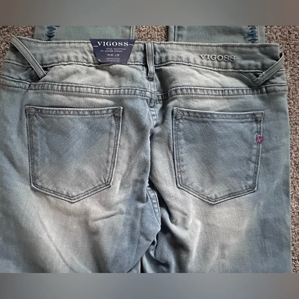 VIGOSS Jagger Skinny Embroidered Jeans size 30”waist; 29” length; size 10 NWT - Image 2